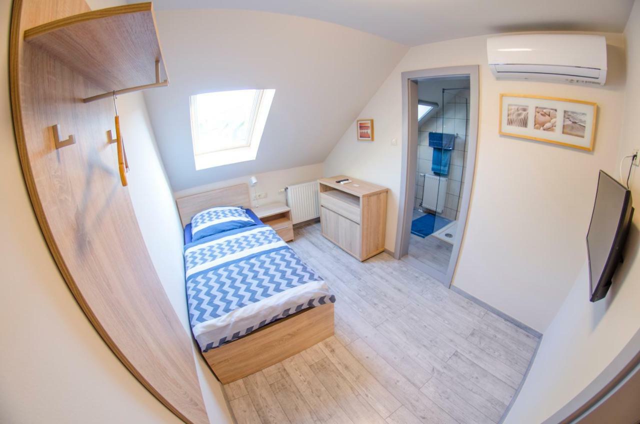 Bed & Breakfast Kolibri Panzio 2*