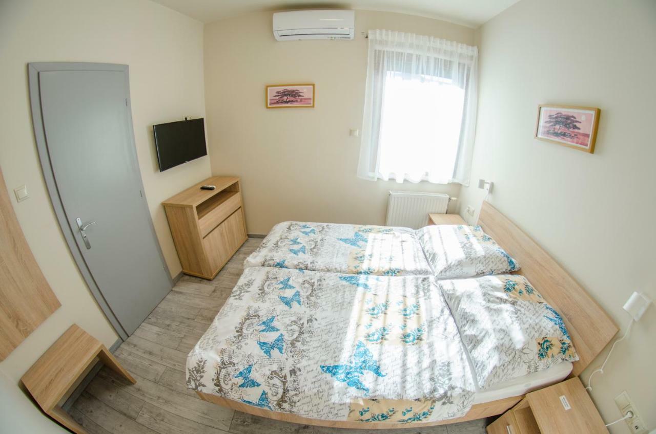 Bed & Breakfast Kolibri Panzio Baja