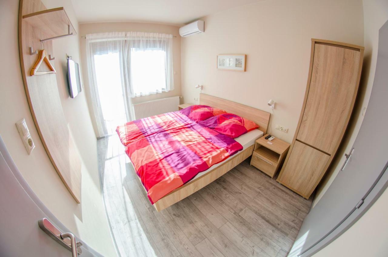 Bed & Breakfast Kolibri Panzio Baja