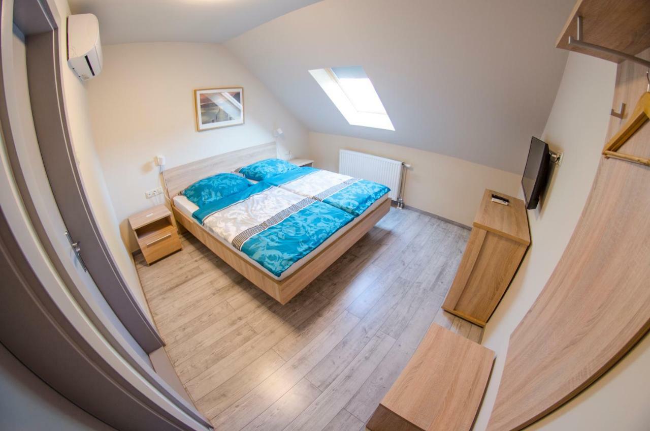 Kolibri Panzio Bed & Breakfast